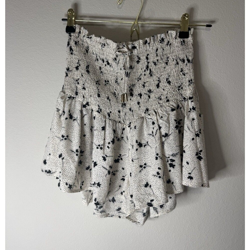 bishop + young Women’s White/Black Polka Dot High Rise Smocked Skort Size S